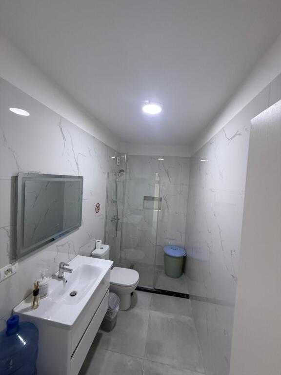 AMBIENTE COMMERCIALE IN AFFITTO PRESSO PIAZZA WILLSON, TIRANA