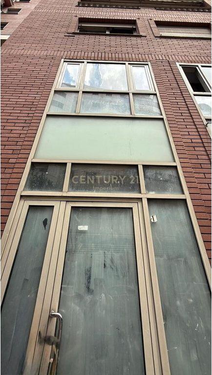 DYQAN KOMERCIAL ME QIRA – RR. BARDHOK BIBA, PRANË QENDRËS