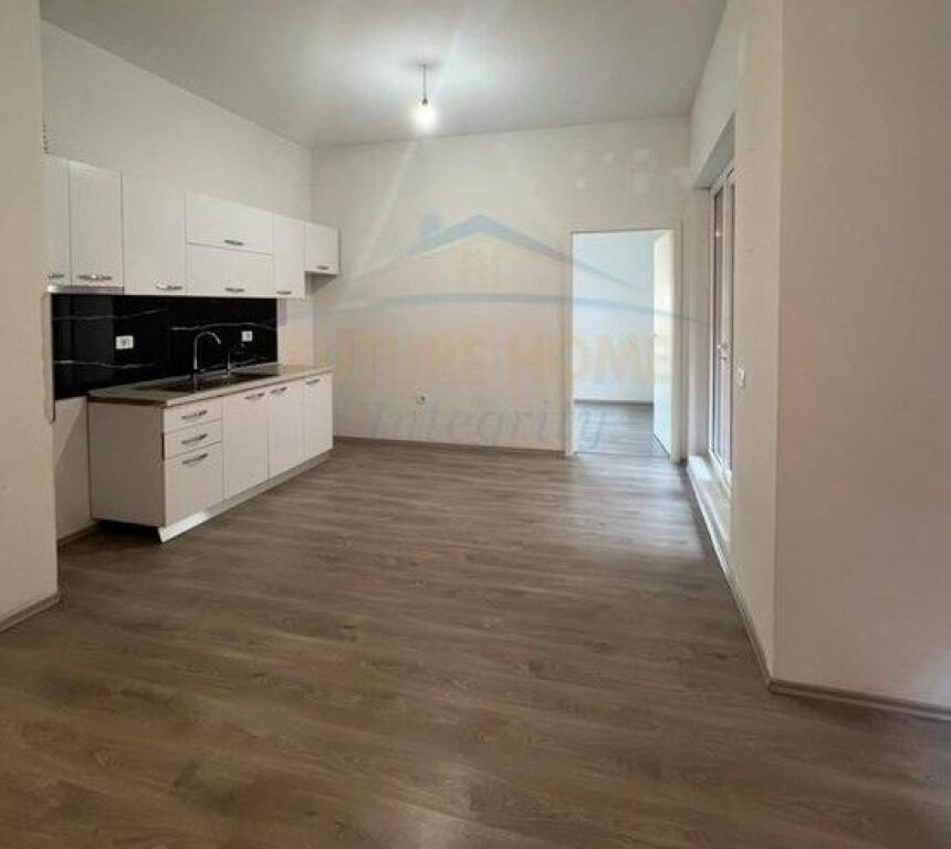 Shitet, Apartament 1+1, Kompleksi Mangalem, Tirana.