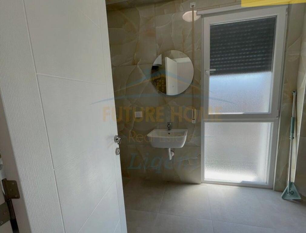 Qera, Apartament 2+1+2, Stacioni i Trenit, Tiranë.