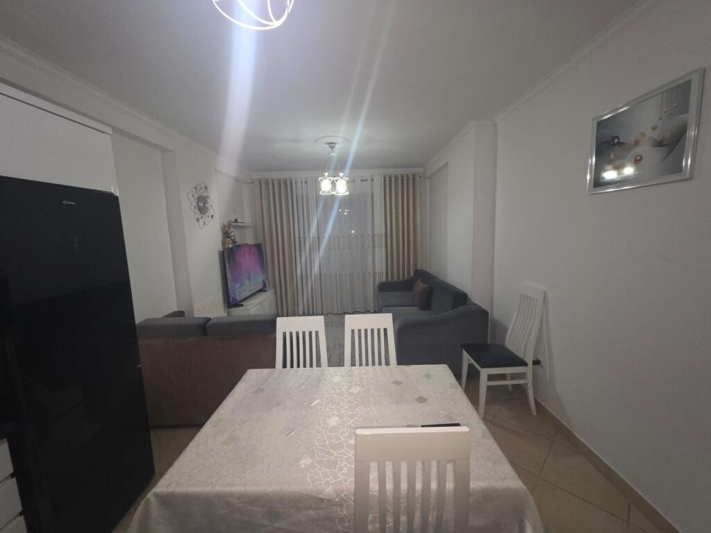 Fresk Shitet Apartament 2+1+2