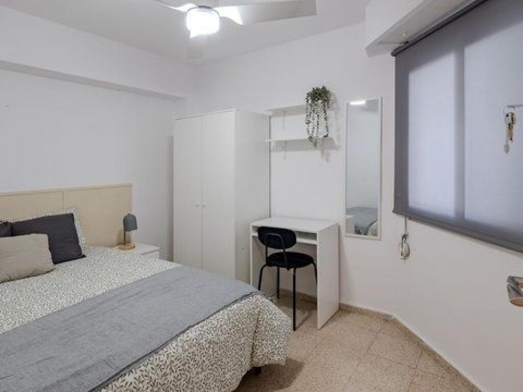 Apartament Me Qera 1+1 Ne Bllok (ID B2101379) Tirane