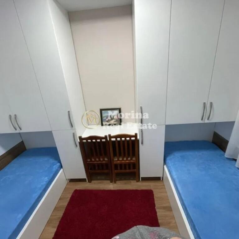 Qera | Shtëpi private 2 + 1 | Rruga 5 Maji | 450 €/muaj