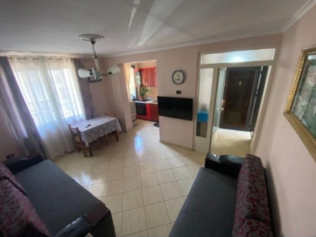 SHITET APARTAMENT 1+1 SHKOLLA E BASHKUAR 7.600.000 LEKE