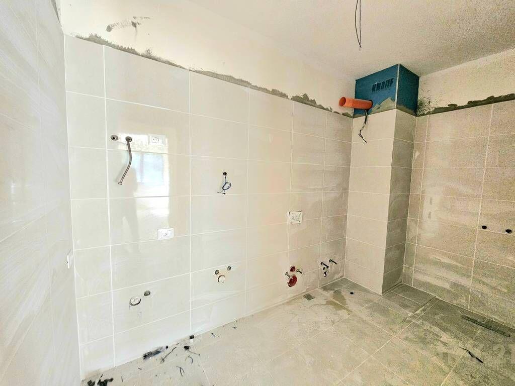 SHITET APARTAMENT 2+1+2, tek Rruga e Elbasanit, pranë Xibrakut!
