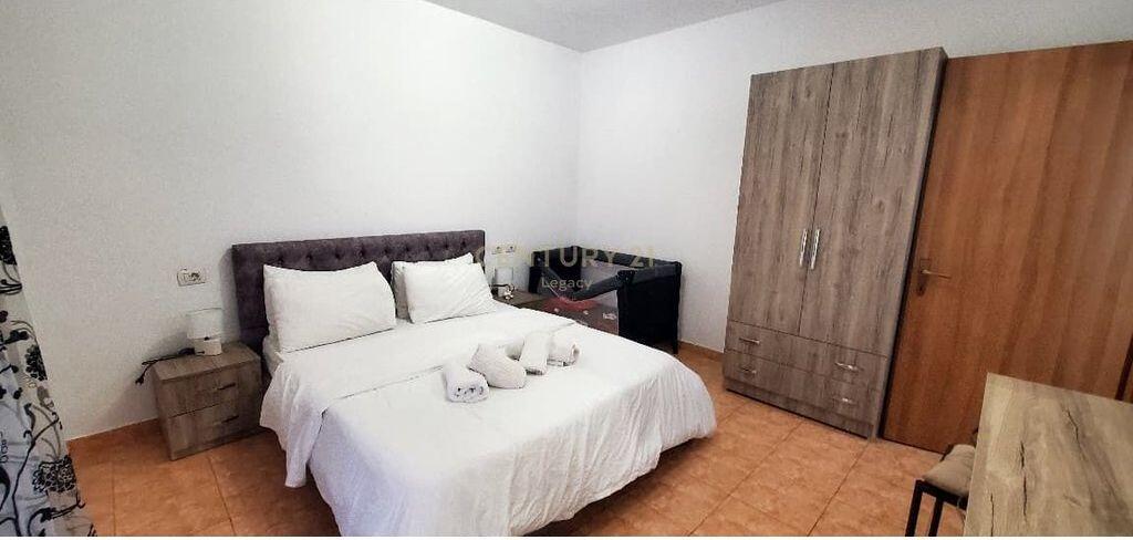 Apartament 3+1+2 per qera afer Restorant Freskut