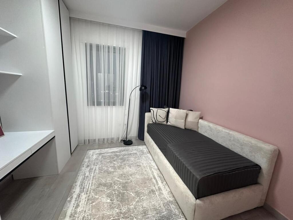 Qera 2+1 Liqeni i Thate , Luks