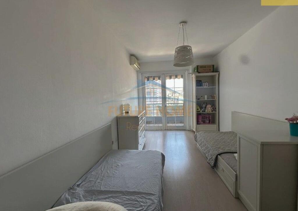 For rent, Apartment 2+1+2, Kika Complex 1, Paris Commune, Tirana.