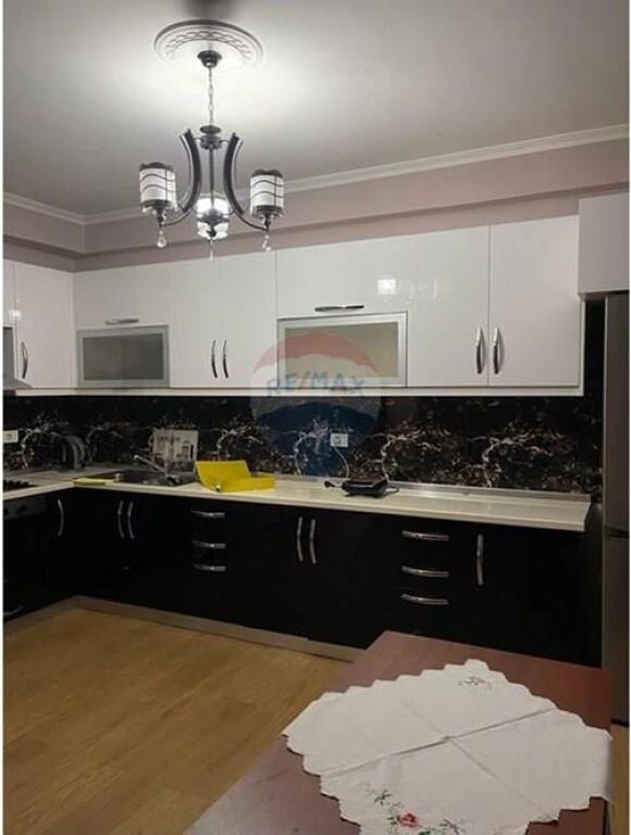 APARTAMENT 3+1+2+2 GARAZHE PER SHITJE TE KOMUNA