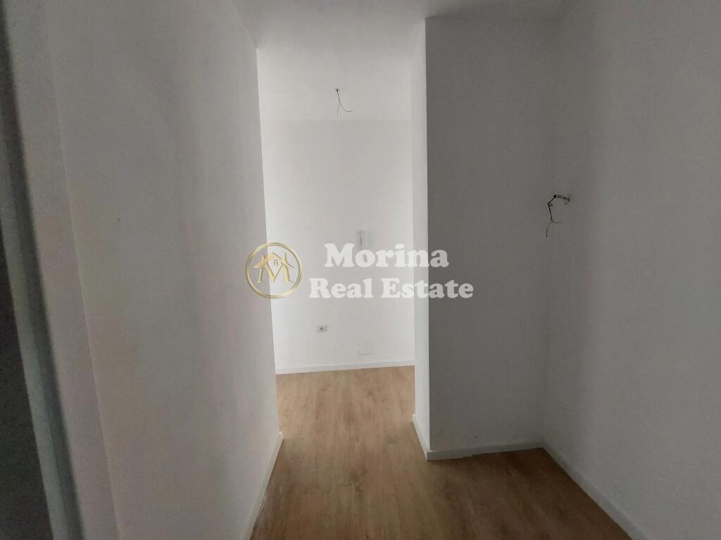Qera, Apartament  3+1, ne Kompleksin Univers City, 350 euro/muaj