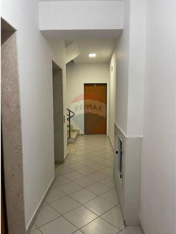 APARTAMENT 3+1+2+2 GARAZHE PER SHITJE TE KOMUNA