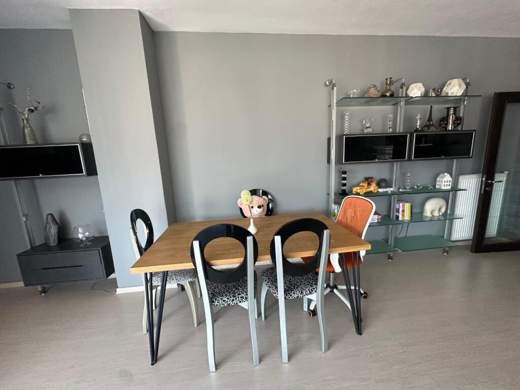 🏙️ APARTAMENT 2+1 ME QIRA – KIKA 1