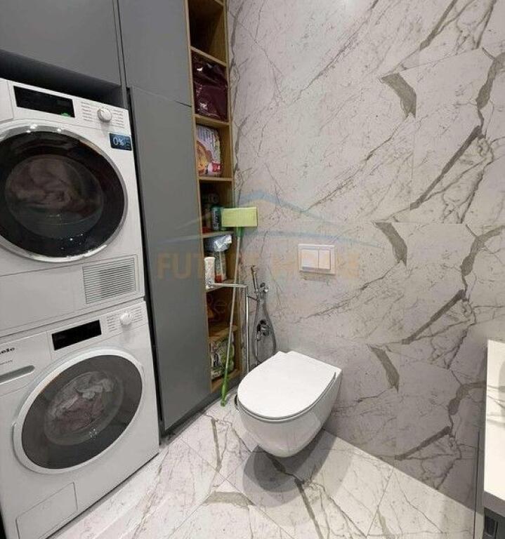 In vendita, Appartamento 2+1+Posto Auto, Piazza 21, Via Kavaja, Tirana