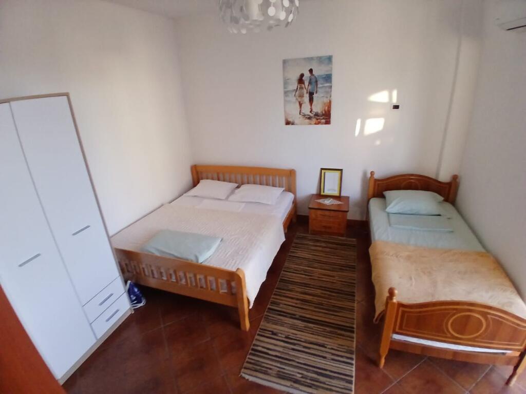 Jepet Me Qera Apartament 1+1+1 Ballkon