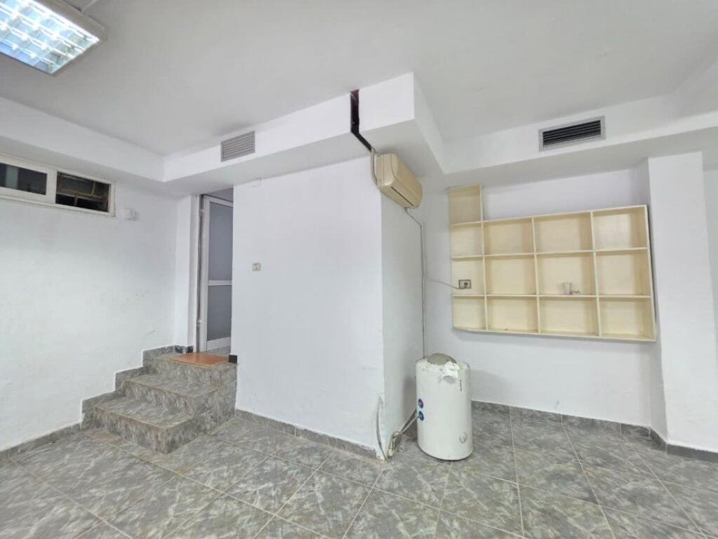 In Affitto: Locale Commerciale Sup.110m² Sulla Strada Principale📍Blocco Ville a Selite - Comune di Parigi | 800€/Mese
