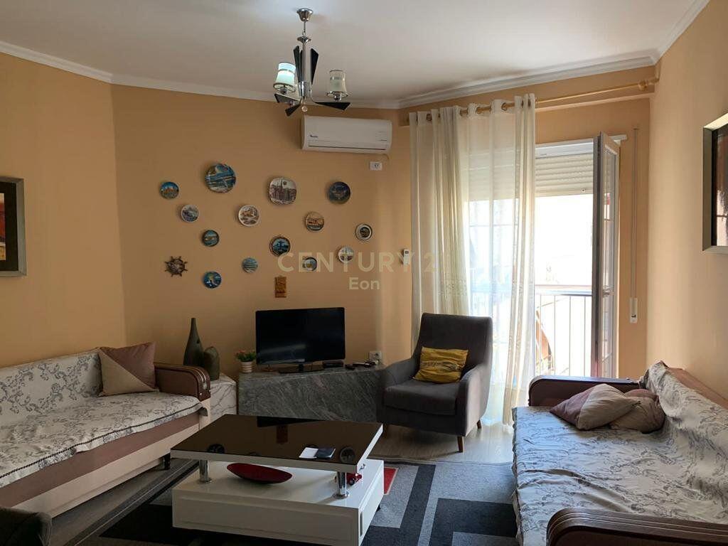 SHESIM APARTAMENT 1+1 NE TEK VALUTA, DURRES QENDER LULISHTJA 1 MAJI!