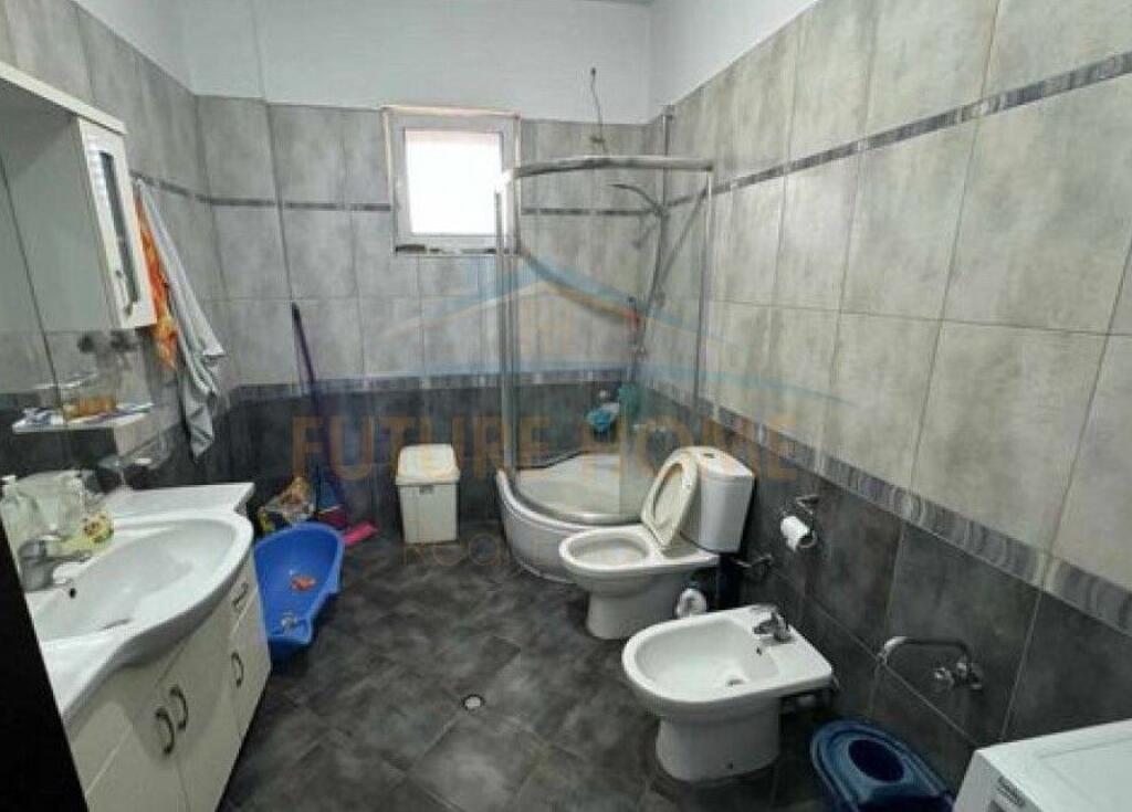 Shitet, Vile 3-kateshe, Varri i Bamit