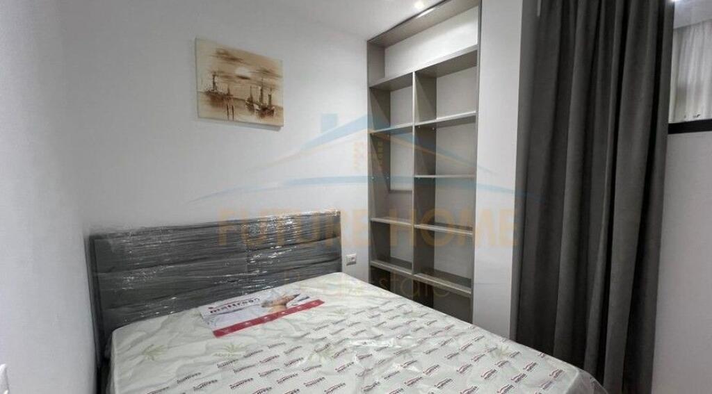 Shitet, Apartament 1+1, Komuna e Parisit, Tirana
