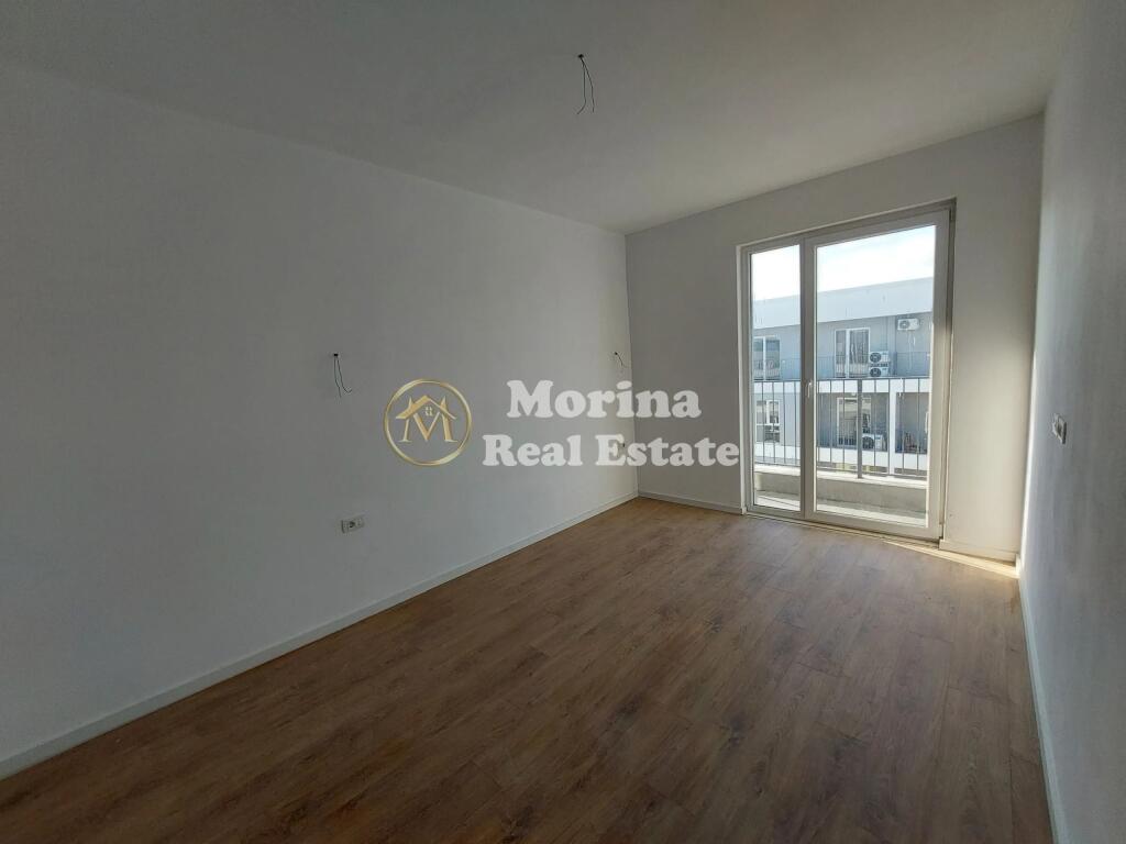 Qera, Apartament  3+1, ne Kompleksin Univers City, 350 euro/muaj