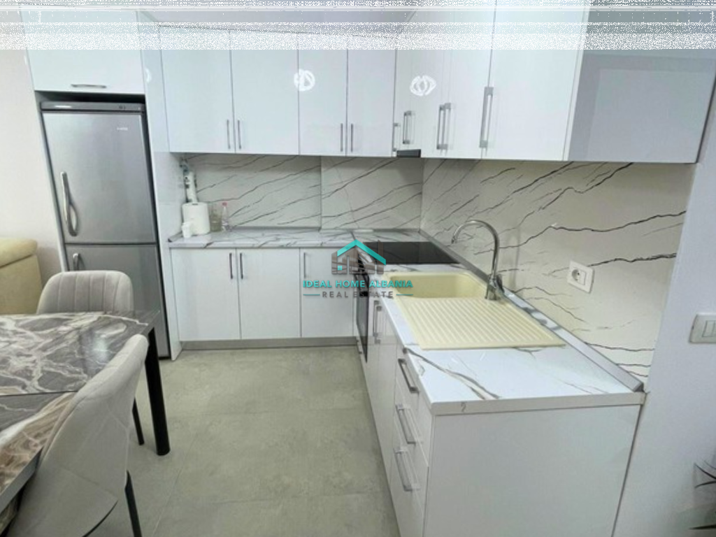 Appartamento in Affitto 1+1 Centrale, Vlore.