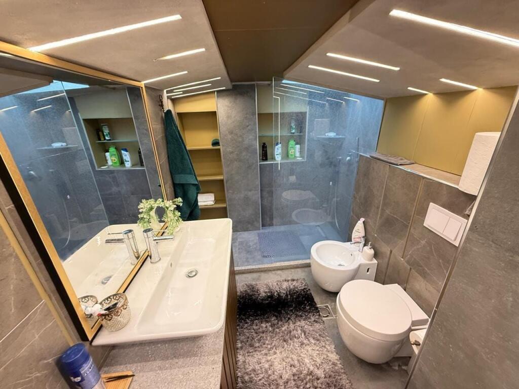 Appartamento Duplex in affitto 3+1 Presso il Lago Secco (ID B230151) Tirana