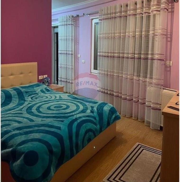 APARTAMENT 3+1+2+2 GARAZHE PER SHITJE TE KOMUNA