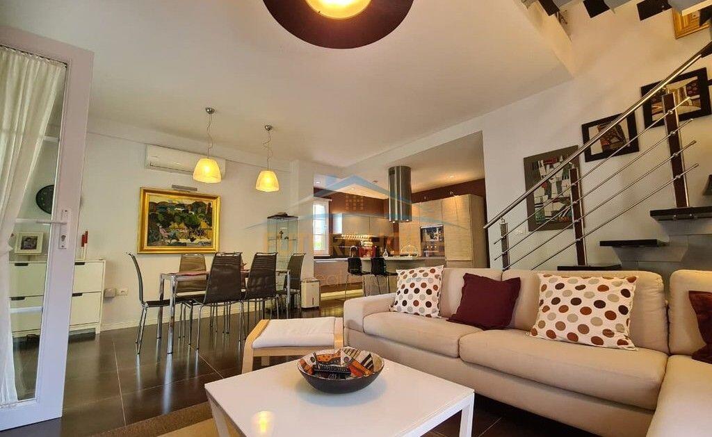 Qera,Vile tek Lura 1 Gjiri i Lalzit,Durres