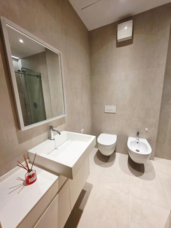 SHITET VILE E BASHKENGJITUR (ME OBORR) TEK KODRA E DIELLIT 1