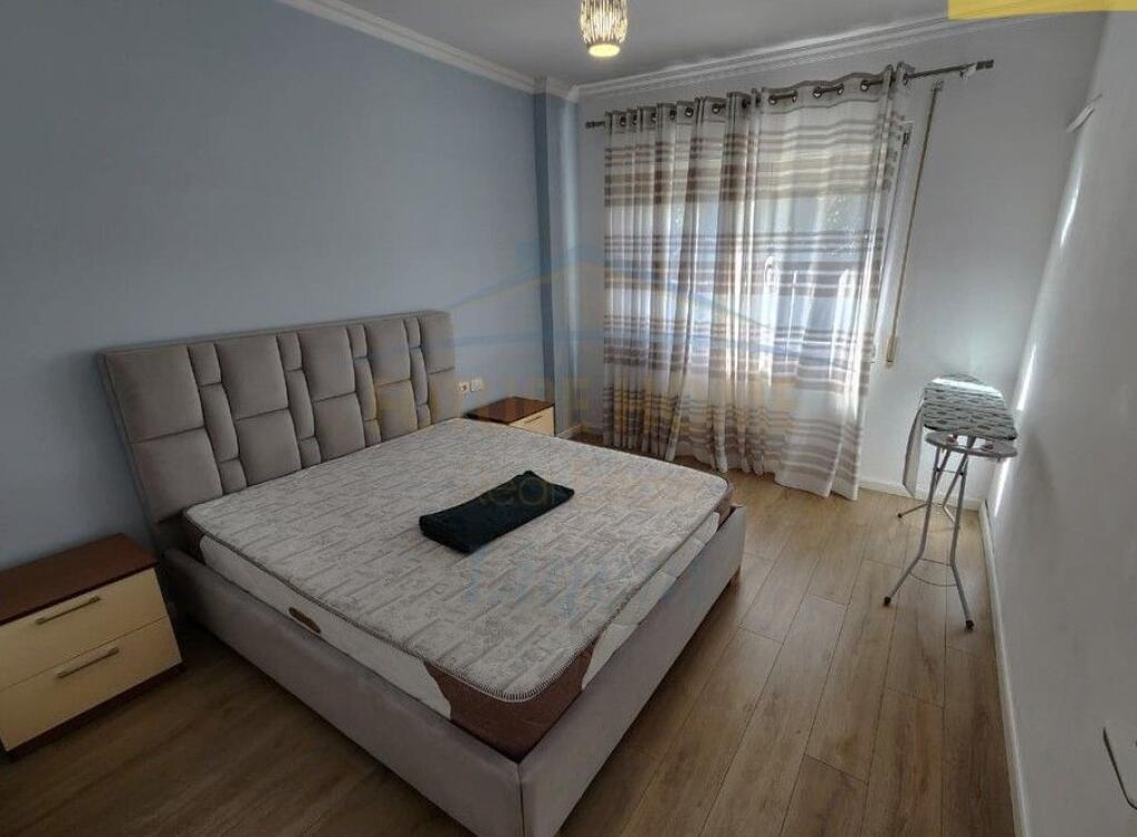 Qera, Apartament 2+1+2 Poste Parkimi, Liqeni i Thate Tirane.