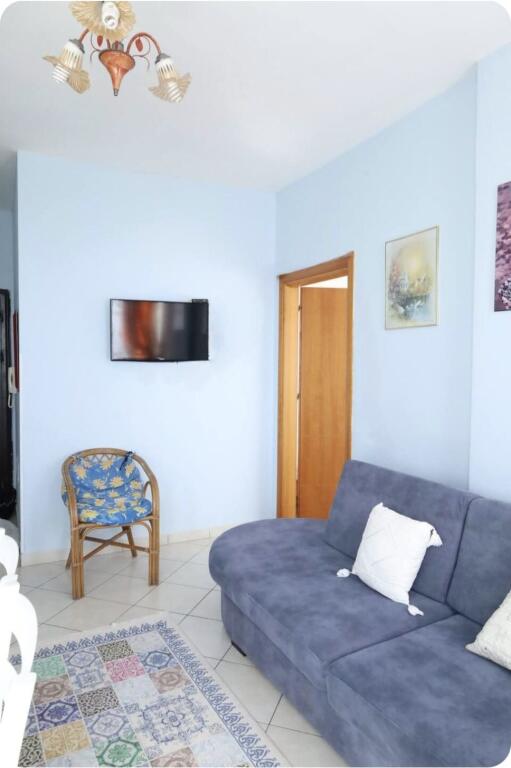 JEPET ME QERA SUPER APARTAMENT 1+1 ME PQMJE DETI NE PLAZH DURRES