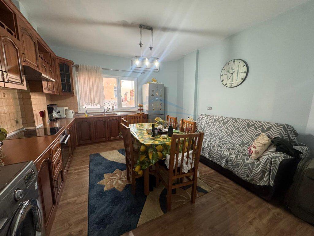 Apartament 2+1, Jordan Misja, Tiranë