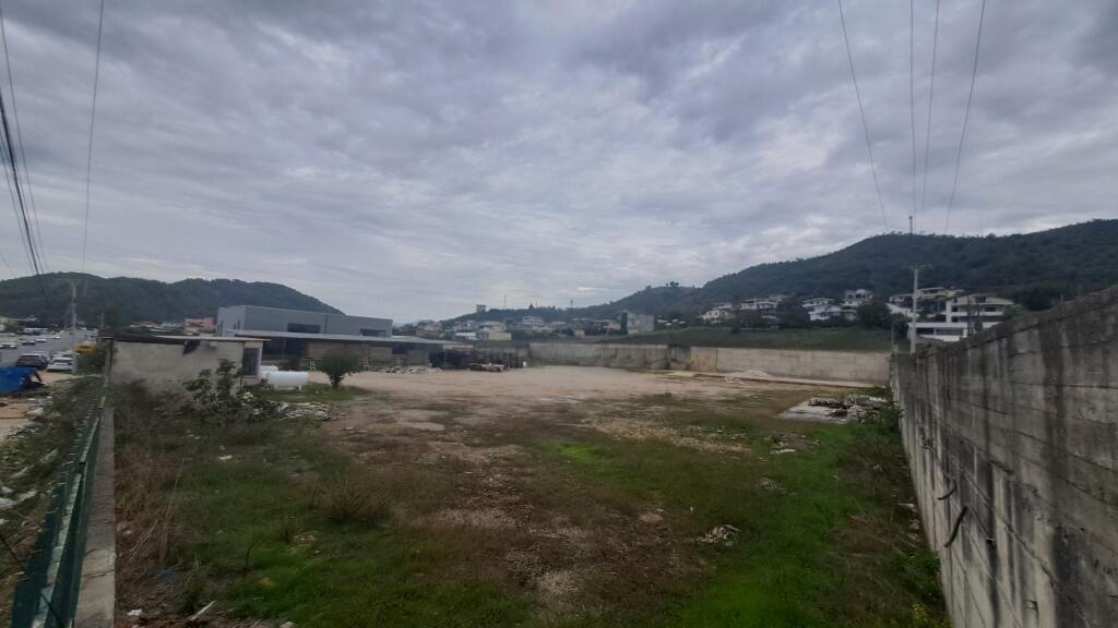 6000 M² TERRENO SULLA STRADA PRINCIPALE - PEZË-HELMES