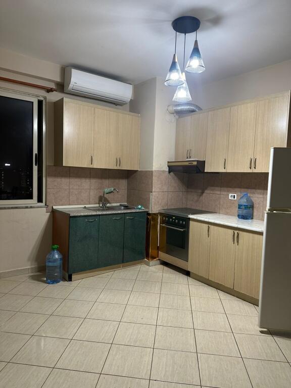 Jepet&#x20;Me&#x20;Qera&#x20;Apartament&#x20;2&#x2B;1&#x2B;1&#x20;Ballkon