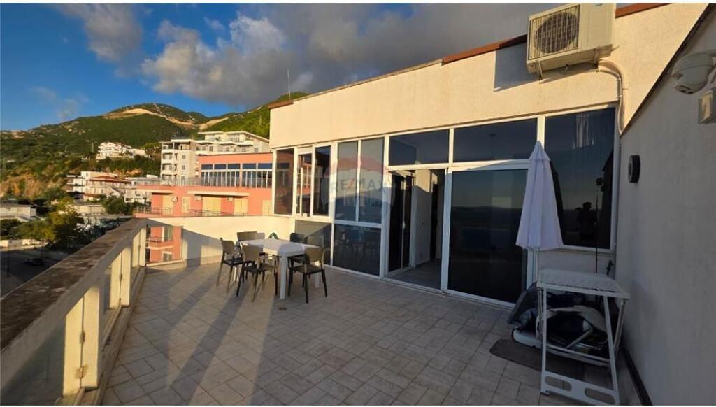 PENTHOUSE CON VISTA PANORAMICA SUL MARE A UJI I FTOHTË, VLORË!