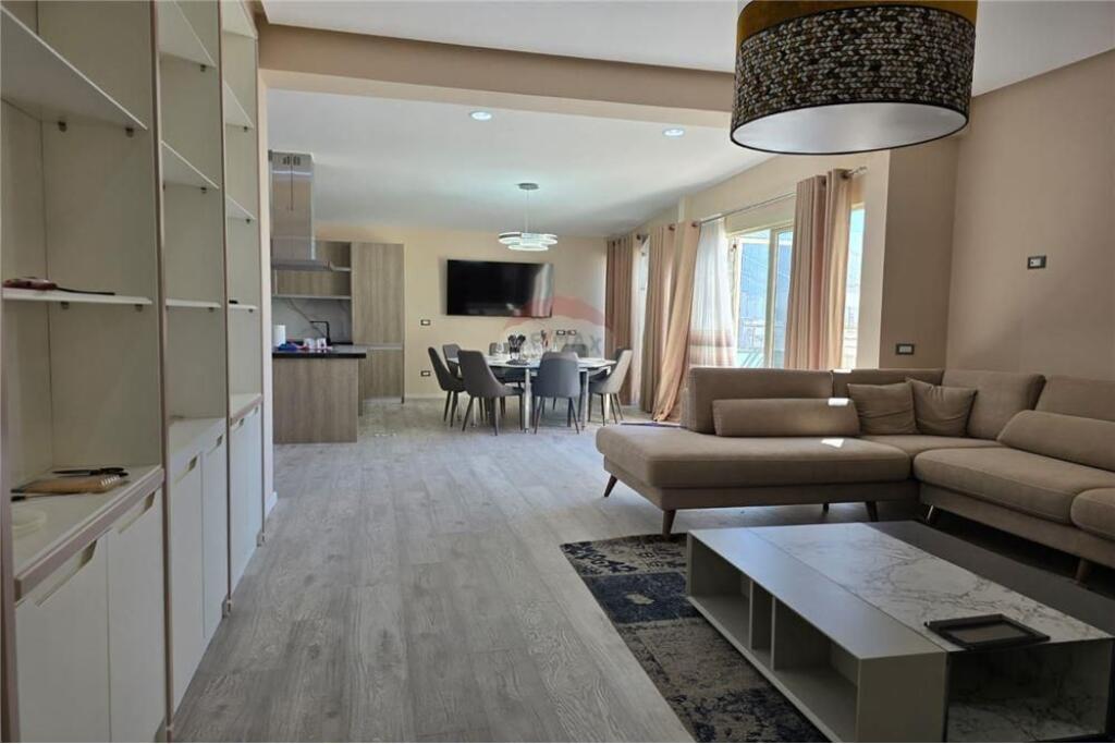 Papafingo LUKSOZE 3+1+2 në Lungomare, Pamje Spektakolare nga Deti! 