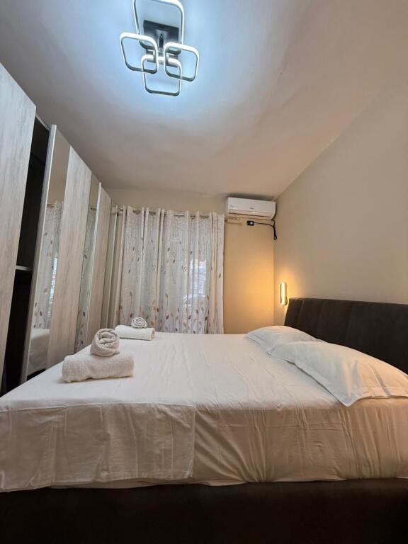 Jepet Me Qera Apartament 2+1+1 Ballkon