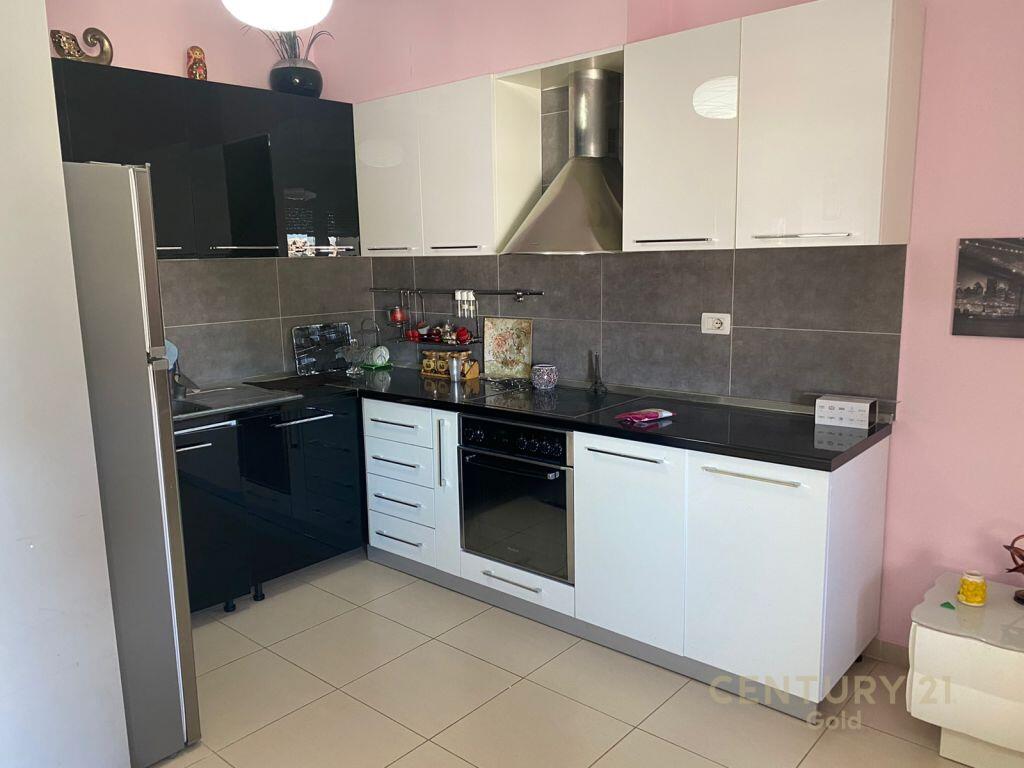 JAPIM ME QIRA APARTAMENT 2+1 TEK KOMPLEKSI MAGNET!