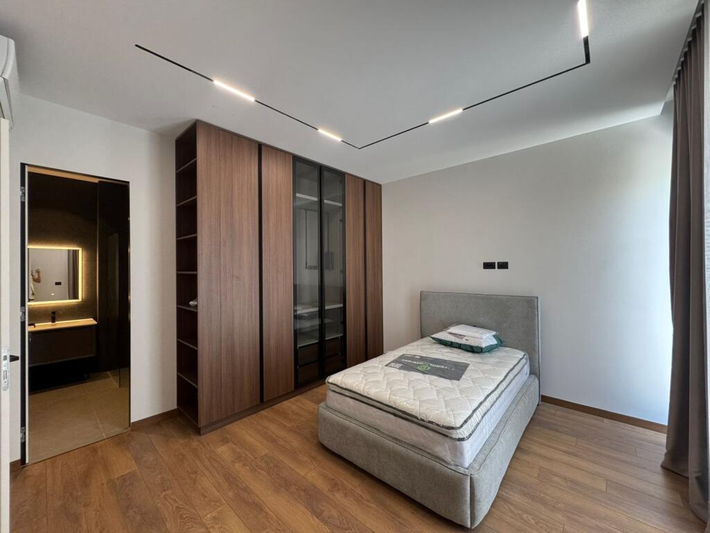 Japim me qira vile te bashkangjitur ne nje nga komplekset me prestigjoze tek Liqeni i Thate, Rezidenca Forest.