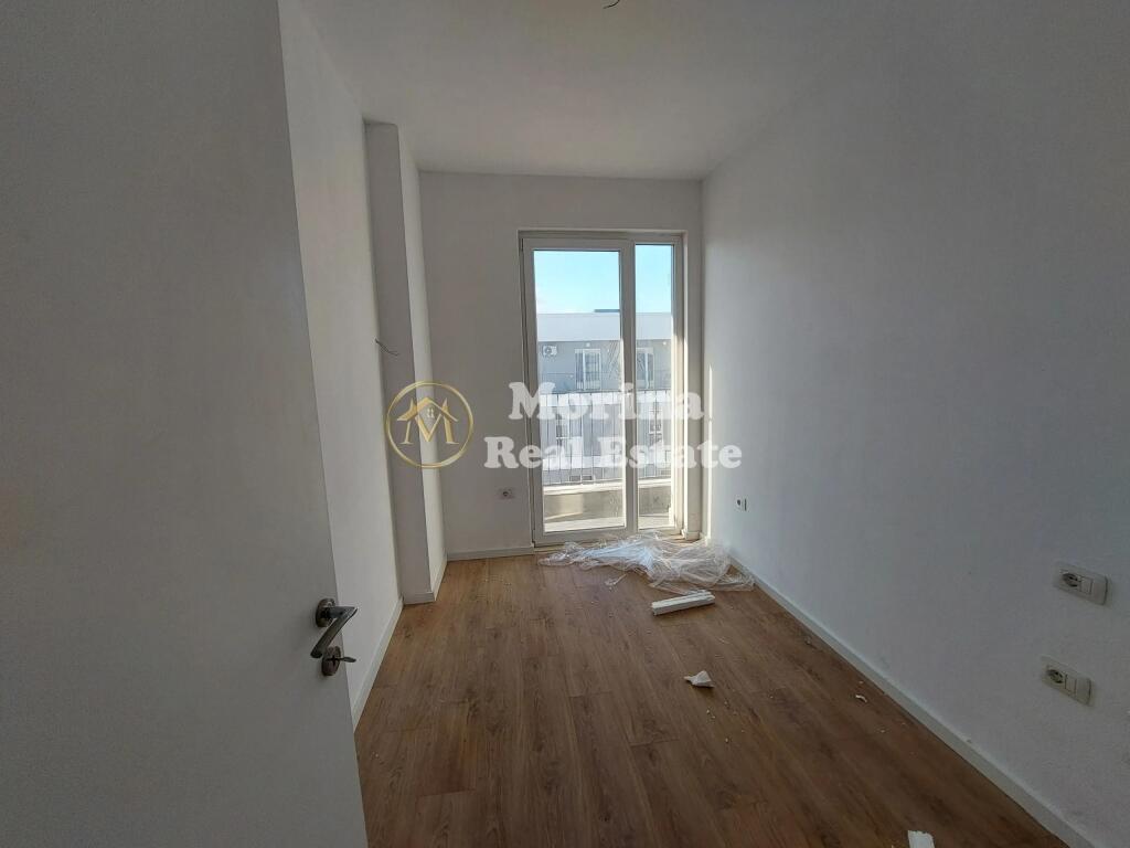 Qera, Apartament  3+1, ne Kompleksin Univers City, 350 euro/muaj