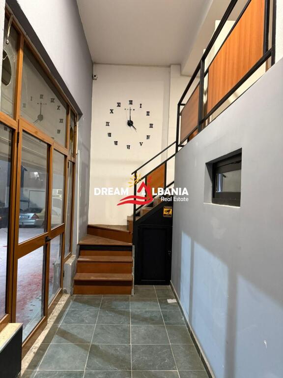 Dyqan Dublex me Qera ne Yzberisht (ID 42711150)