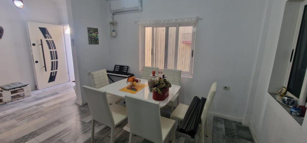 Shitet shtepi private ne qender te Tiranes