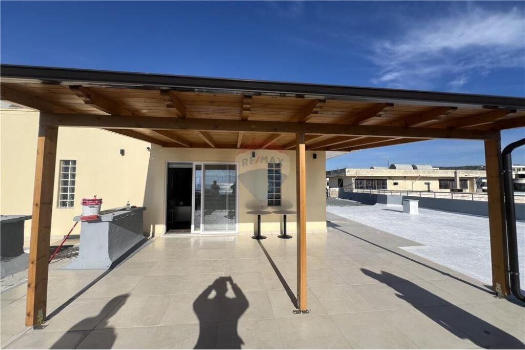 Attico Unico a Skele, con Terrazza Gigantesca e Vista Mozzafiato sul Mare!