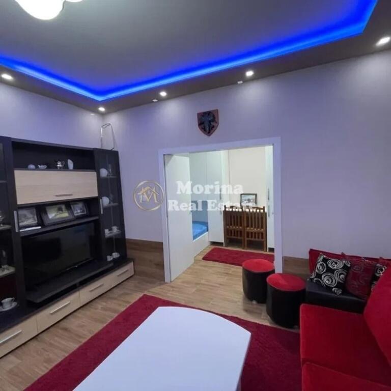 Qera | Shtëpi private 2 + 1 | Rruga 5 Maji | 450 €/muaj