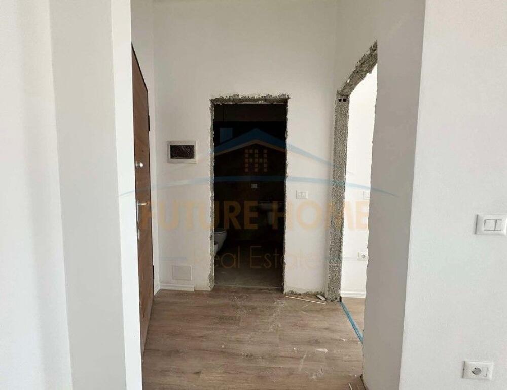 Shitet, Apartament 1+1, Rruga Dritan Hoxha.