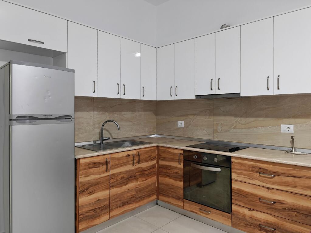 Jepet me Qira Apartment 1+1 i mobiluar ne Allias