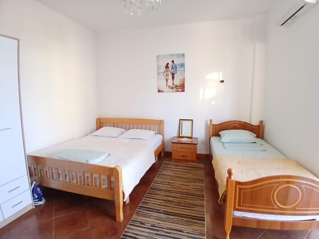 Jepet Me Qera Apartament 1+1+1 Ballkon