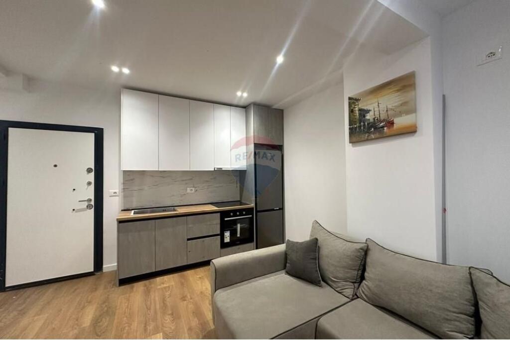 Apartament 1+1 per shitje, Komuna e Parisit!