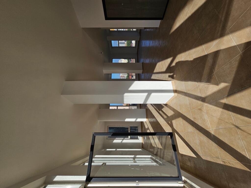 Locale commerciale 176m² presso Usluga