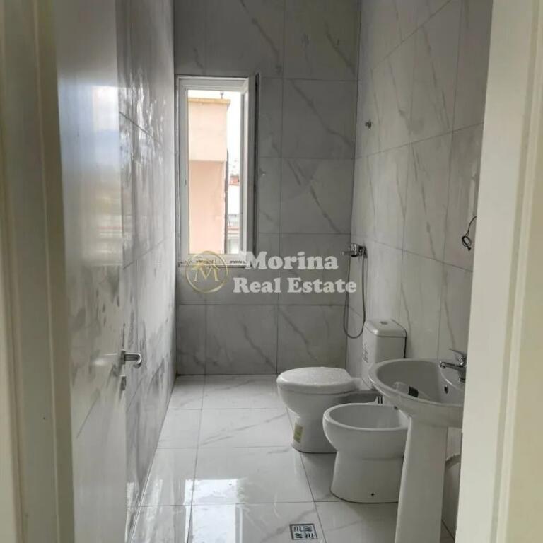 Rent | Business Premises | Mother Teresa Boulevard | 450 €/month