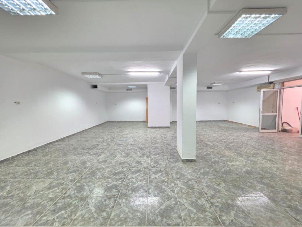 In Affitto: Locale Commerciale Sup.110m² Sulla Strada Principale📍Blocco Ville a Selite - Comune di Parigi | 800€/Mese